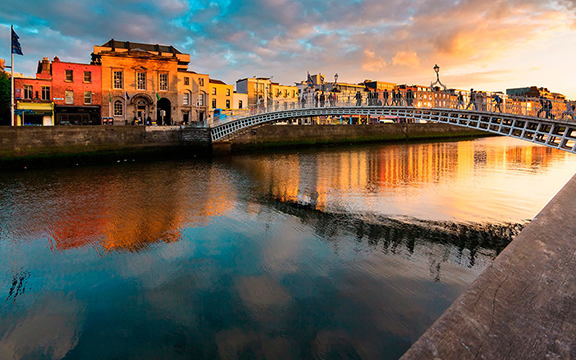 dublin-top-ten-hapenny-bridge-bg